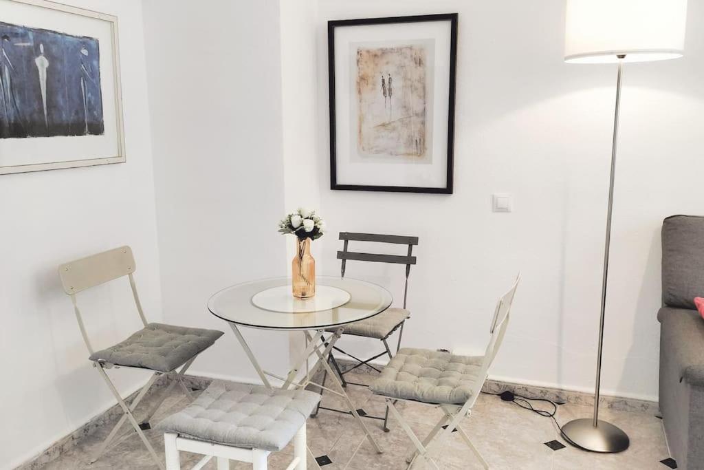 Bonito Apartamento De Dos Dormitorios En El Centro Y Calle San Miguel Торремолинос Экстерьер фото