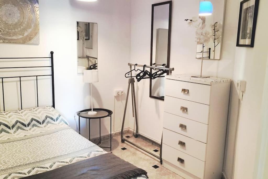 Bonito Apartamento De Dos Dormitorios En El Centro Y Calle San Miguel Торремолинос Экстерьер фото