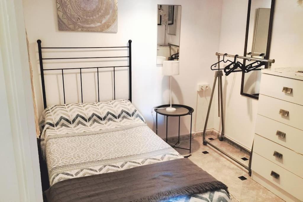 Bonito Apartamento De Dos Dormitorios En El Centro Y Calle San Miguel Торремолинос Экстерьер фото