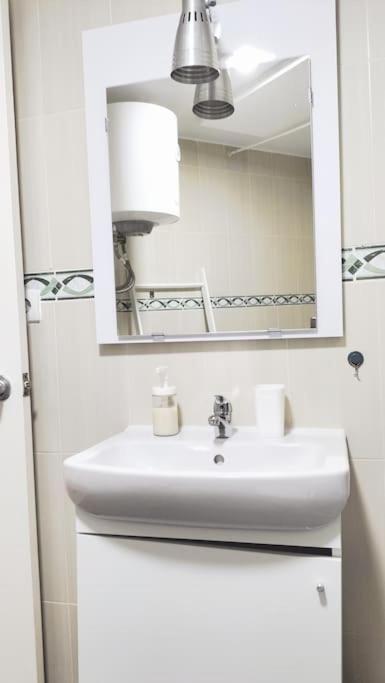 Bonito Apartamento De Dos Dormitorios En El Centro Y Calle San Miguel Торремолинос Экстерьер фото