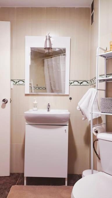 Bonito Apartamento De Dos Dormitorios En El Centro Y Calle San Miguel Торремолинос Экстерьер фото